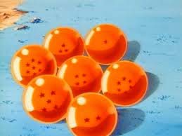 Le Sfere del Drago Namecciane sono le Sfere del Drago del pianeta Namecc. Kaiohshin il Sommo, in epoca remota, si rese conto che le sfere non facevano altro che "generare confusione". Confidando nel buonsenso dei namecciani, fece in modo che le sole sfere esistenti fossero proprio quelle di Namecc. Sono molto più grandi di quelle terrestri e il tempo in cui restano tramutate in sassi dopo il desiderio è un anno namecciano (corrispondente a 130 giorni terrestri). Si possono esaudire tre desideri, ma per evocare il drago Polunga è necessario conoscere una parola d'ordine ed esprimere i desideri in lingua namecciana.